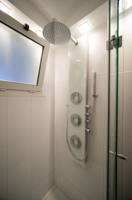 Fully Equipped Apartment Balcony Sleeps 7 Wifi Marsilia Exterior foto